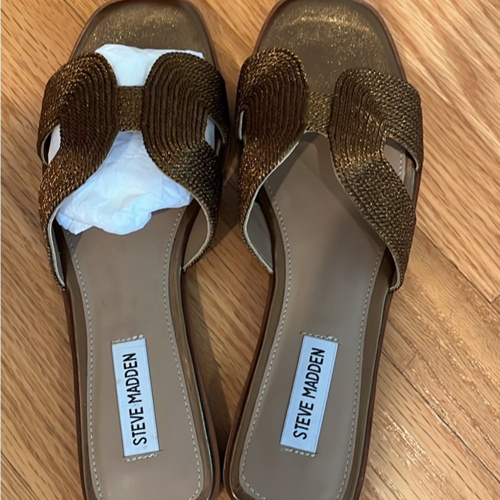 NWT Steve Madden Gold Sandals